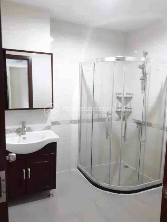 Condo For Rent with 1 Parking Space