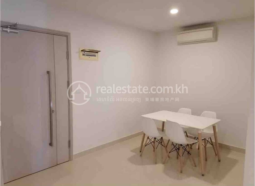 Condo Na wynajem w Chamkarmon $1,300
