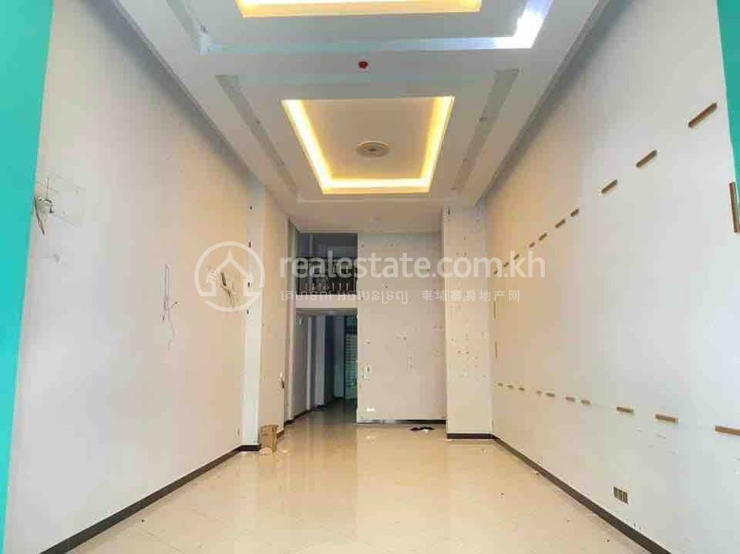 7 Makara店屋出租，价格$2,800