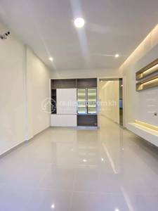 Nirouth, Chbar Ampov, พนมเปญ