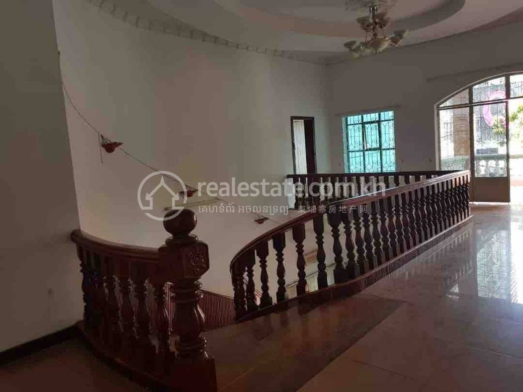 480 sqm Living Size Shophouse For Rent in Boeng Keng Kang