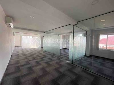 Daun Penh อาคารสำนักงาน สำหรับเช่า ใน Chakto Mukh Daun Penh $360