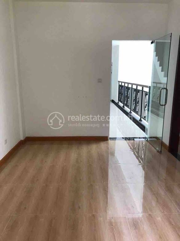 Toul Kork店屋出租，价格$1,500