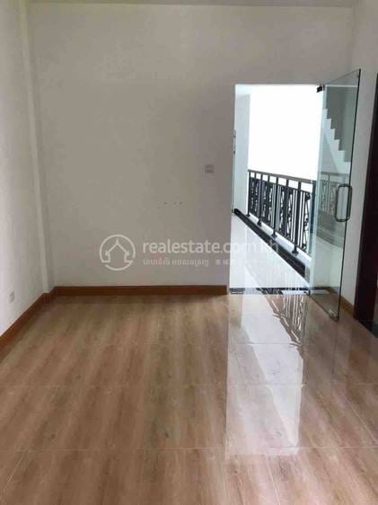 Toul Kork店屋出租，价格$1,500