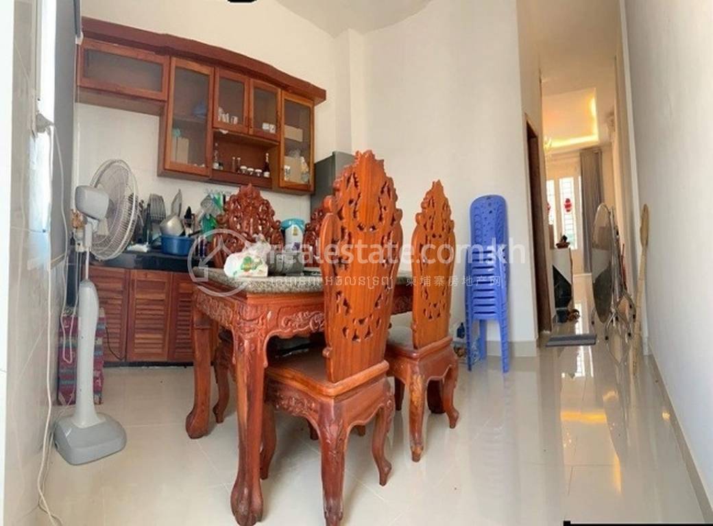 ផ្ទះល្វែង សំរាប់លក់ នៅTa Khmau តម្លៃ $75,000
