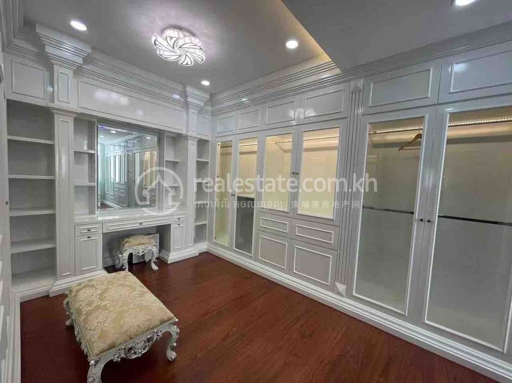 Nirouth别墅For Sale & Rent，位于Nirouth