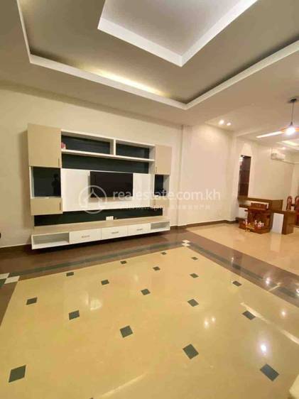 Villa For Rent in Chbar Ampov $900