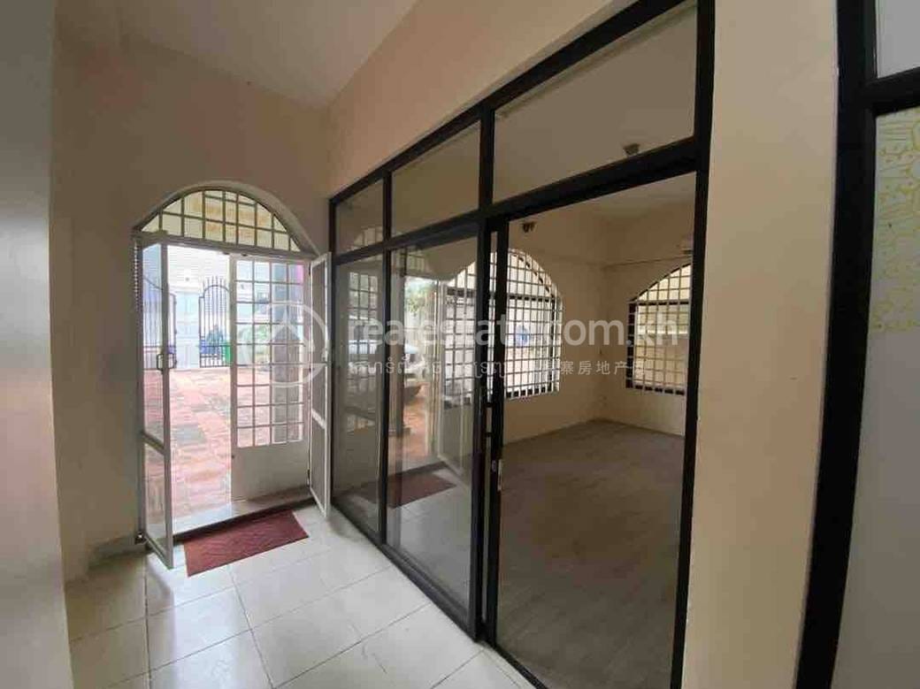 Vila K pronájmu in Boeng Keng Kang $3,500