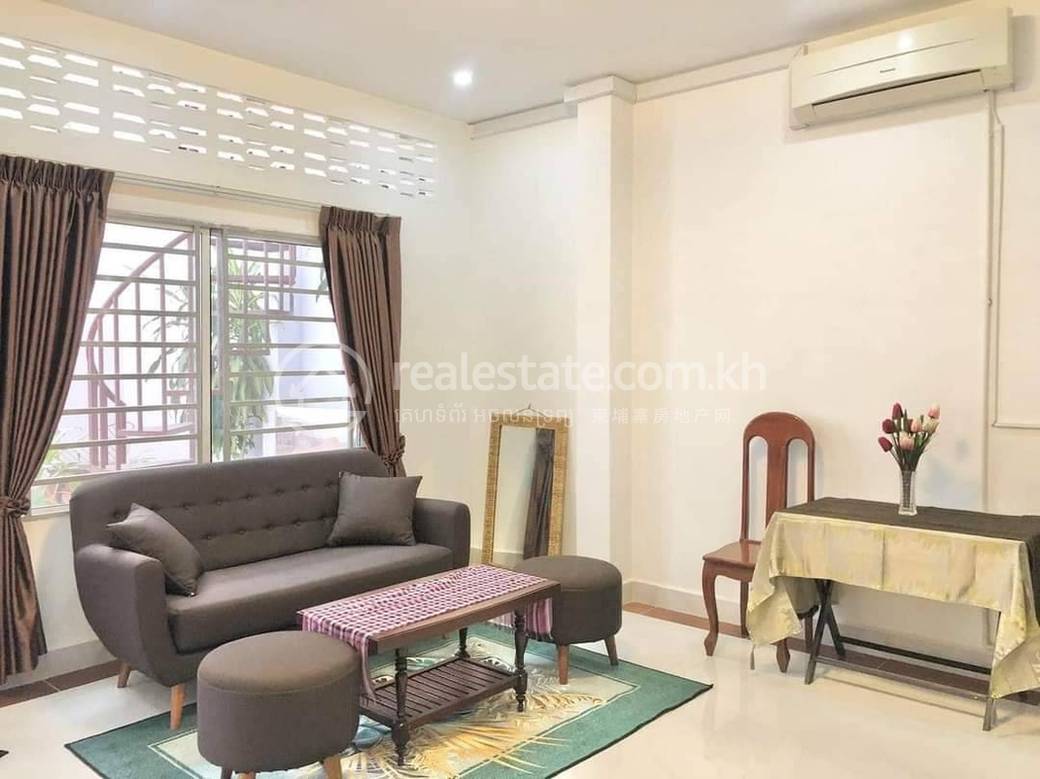 Flat House For Rent in Daun Penh $450