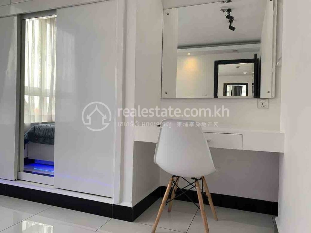 แฟลต ราคา $650