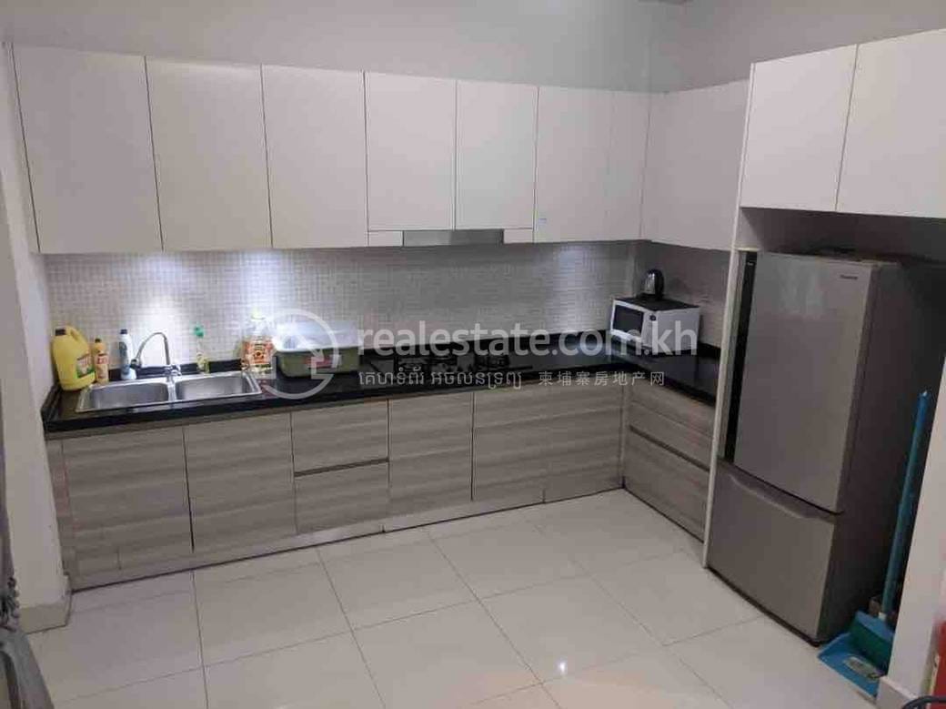 Shophouse For Rent with 1 Parking Space