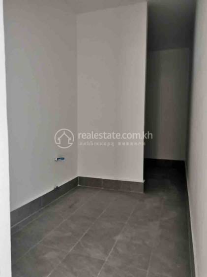 Toul Kork Смежный дом Для Аренды in Boeung Kak 1 Toul Kork $6,300
