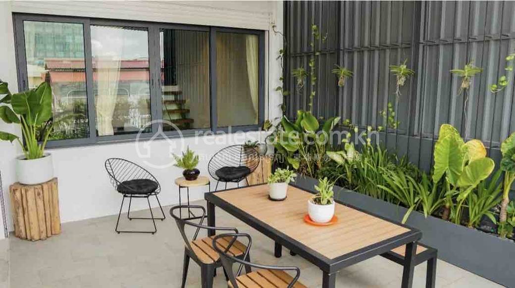 Apartment For Rent in 108, Wat Phnom, Daun Penh, Phnom Penh