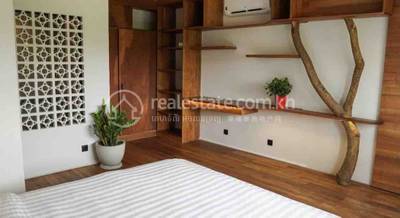ផ្ទះល្វែង តម្លៃ $1,800