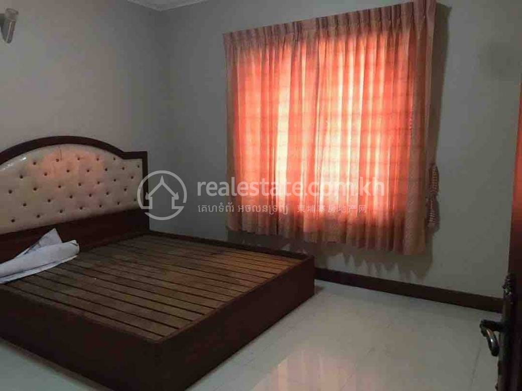 Villa For Rent with 3 Parking Space