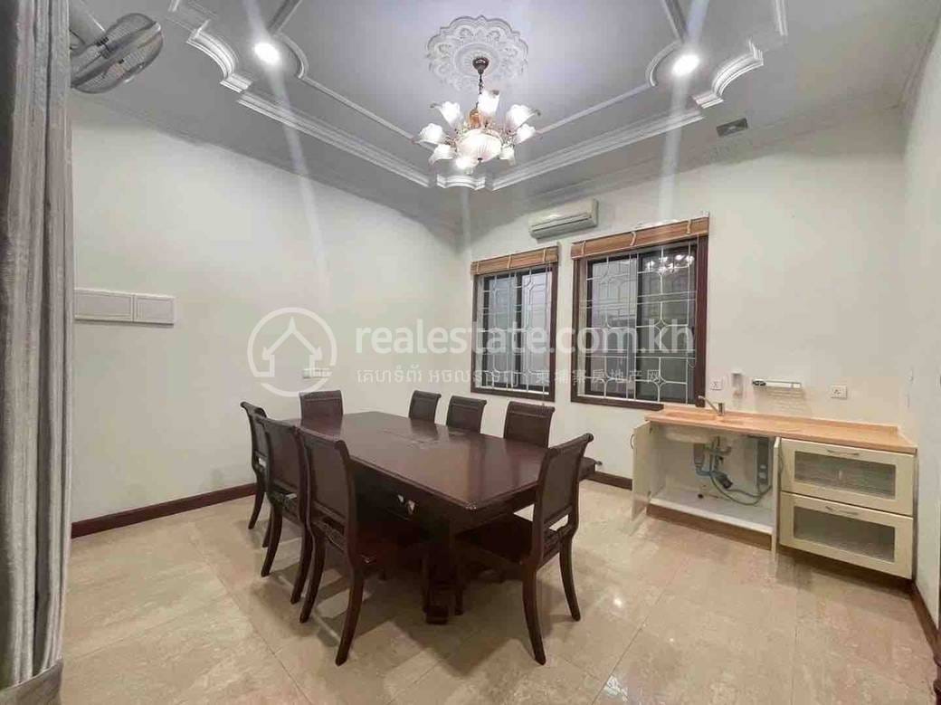 Chamkarmon别墅出租，位于Tonle BassacChamkarmon，价格$4,500