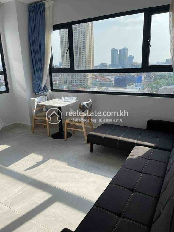Condo For Rent in Chamkarmon $400