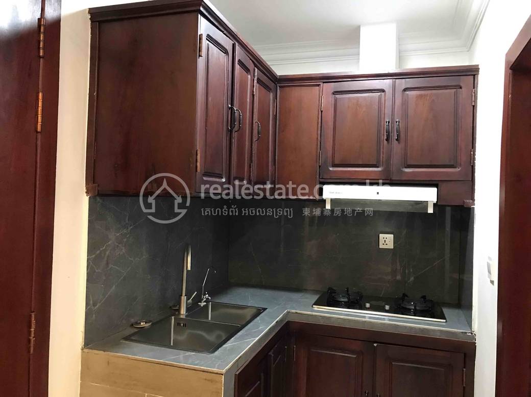 Maison-boutique À louer à Daun Penh $400