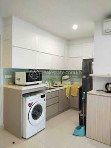 $900 Condo