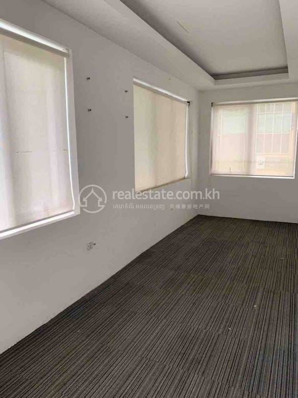 Chamkarmon Biura Na wynajem w Boeung Trabek Chamkarmon $1,300