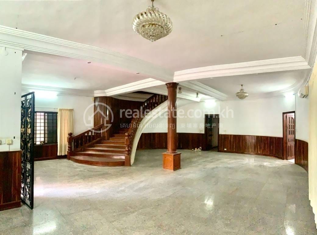 Villa For Rent in Boeng Reang, Daun Penh, Phnom Penh