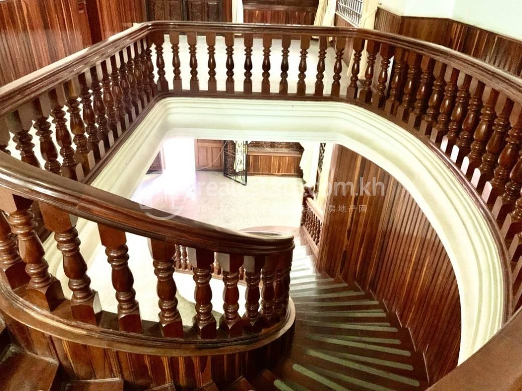 Villa For Rent in Daun Penh $3,000