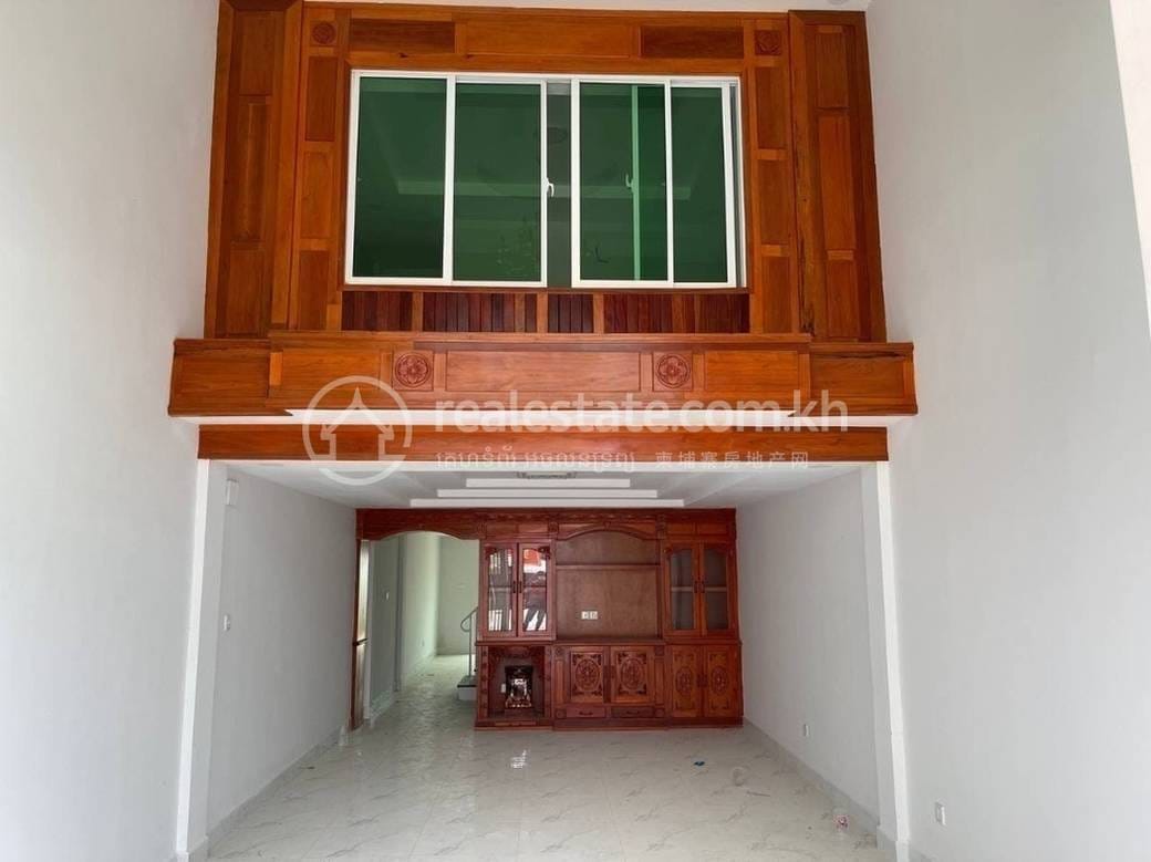 Shophouse Na prodej with 1 Parking Space
