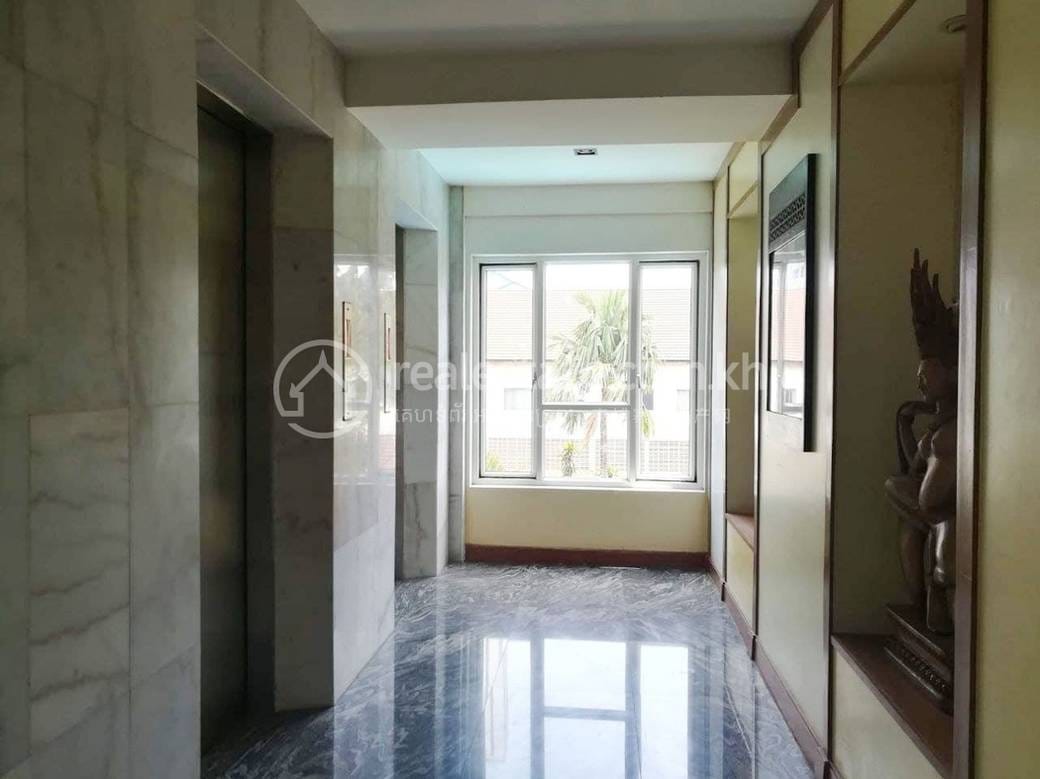 6,413 sqm Living Size Building For Sale in 7 Makara