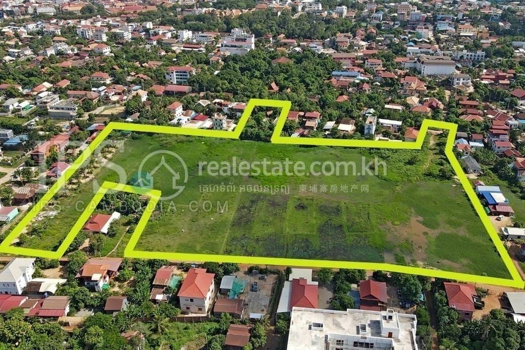 32,118 sq.m. Commercial Land For Sale - Wat Damnak, Siem Reap