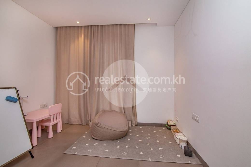 คอนโด สำหรับขาย ใน Boeng Keng Kang $795,000