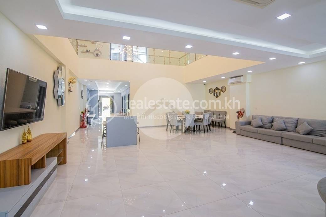 Villa For Sale in Preaek Thmei, Chbar Ampov, Phnom Penh