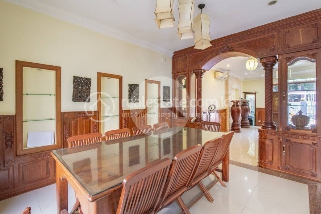 วิลล่า สำหรับขาย ใน Chamkarmon $750,000