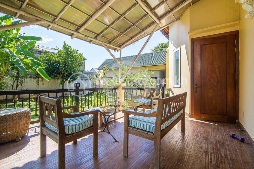 320 sqm Living Size Villa For Sale in Ta Khmau