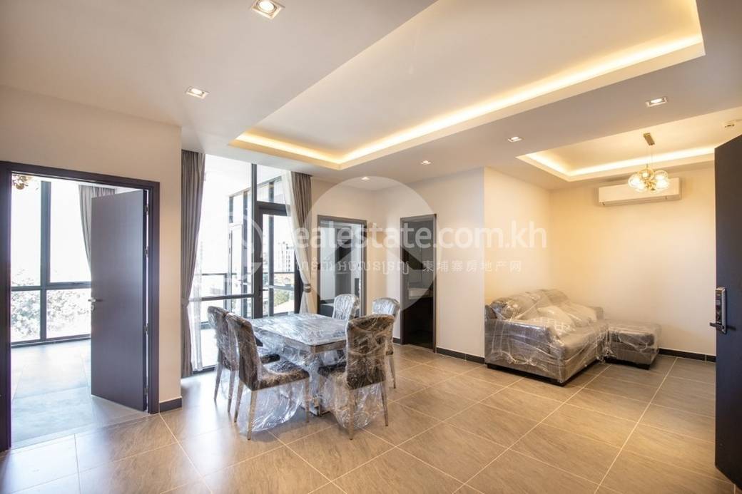 80 sqm Living Size Apartment For Rent in Daun Penh