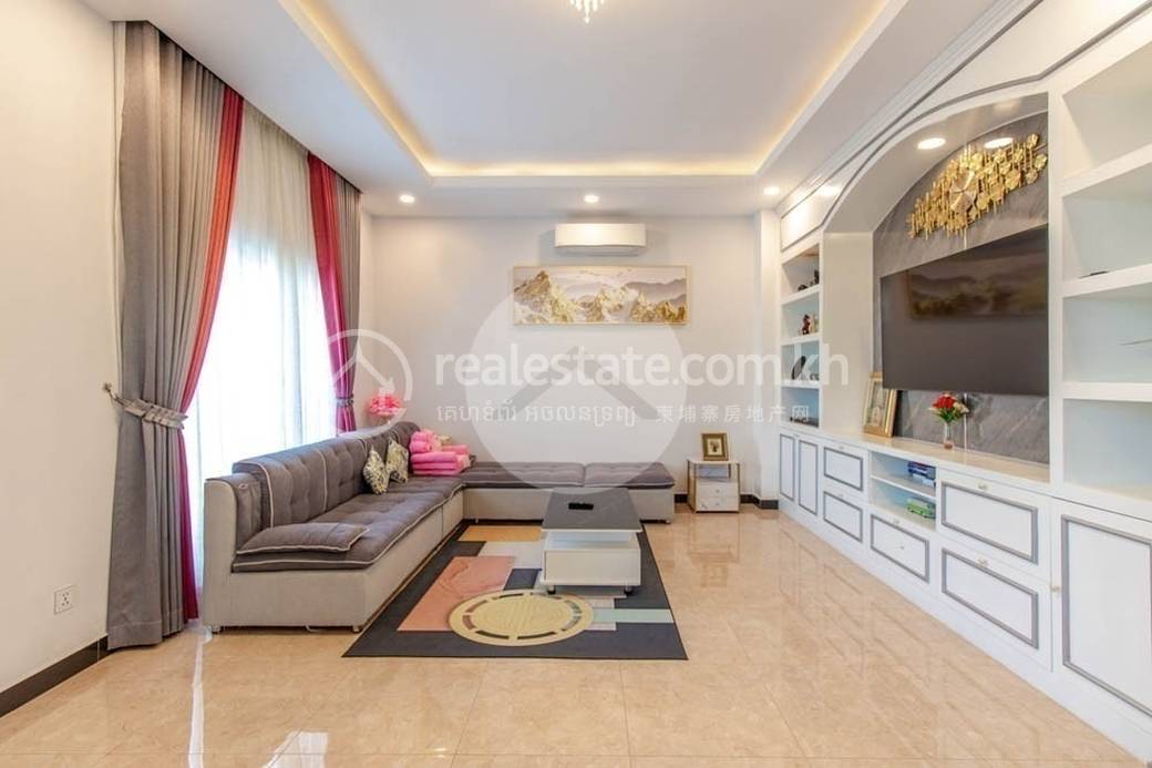 Villa For Sale in Prasat Bakong $220,000