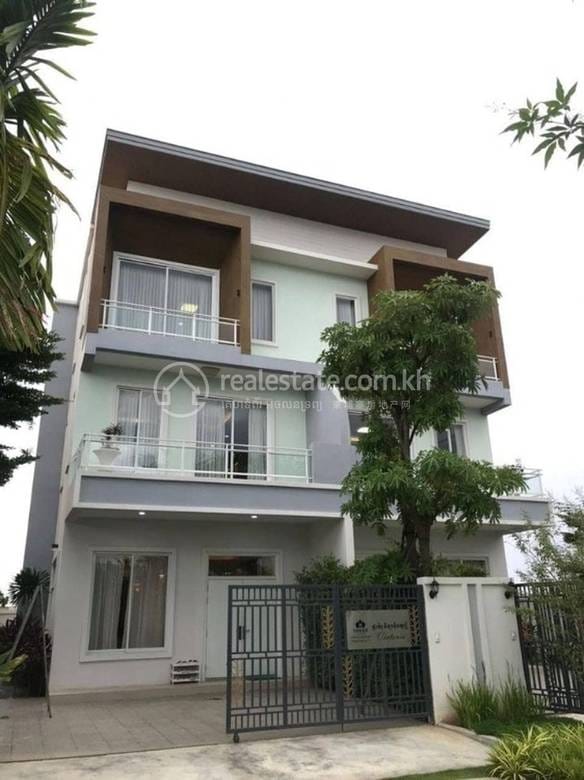 Orkidē Villa | The Botanic City | 带2个停车位的联排住宅出售