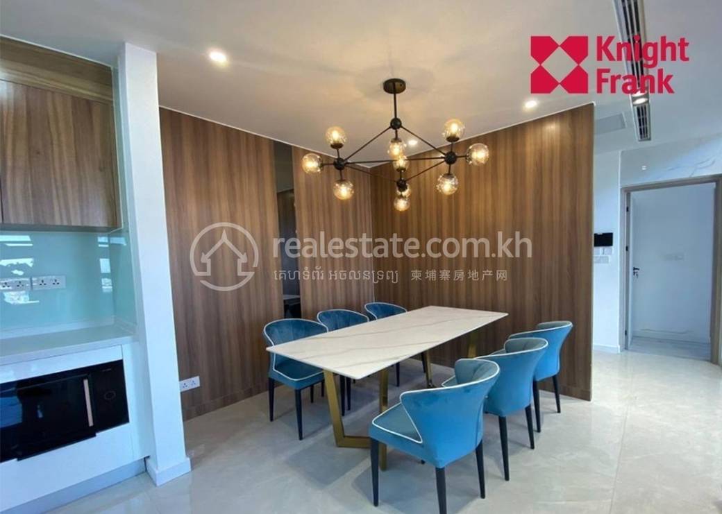 4 Bedrooms Apartmán se službami K pronájmu for $5,500