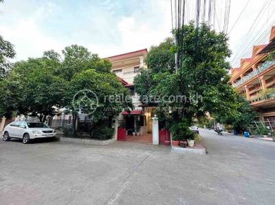 residential Twin Villa for rent dans Stueng Mean chey ID 200178