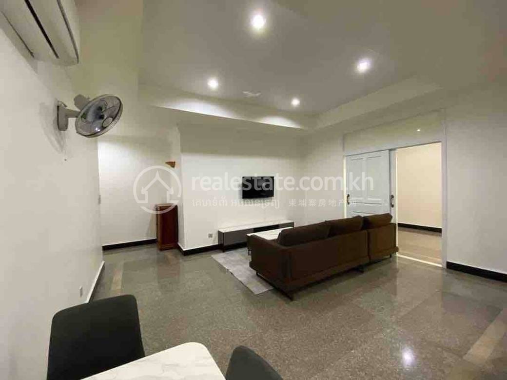 Apartment For Rent with 1 Parking Space