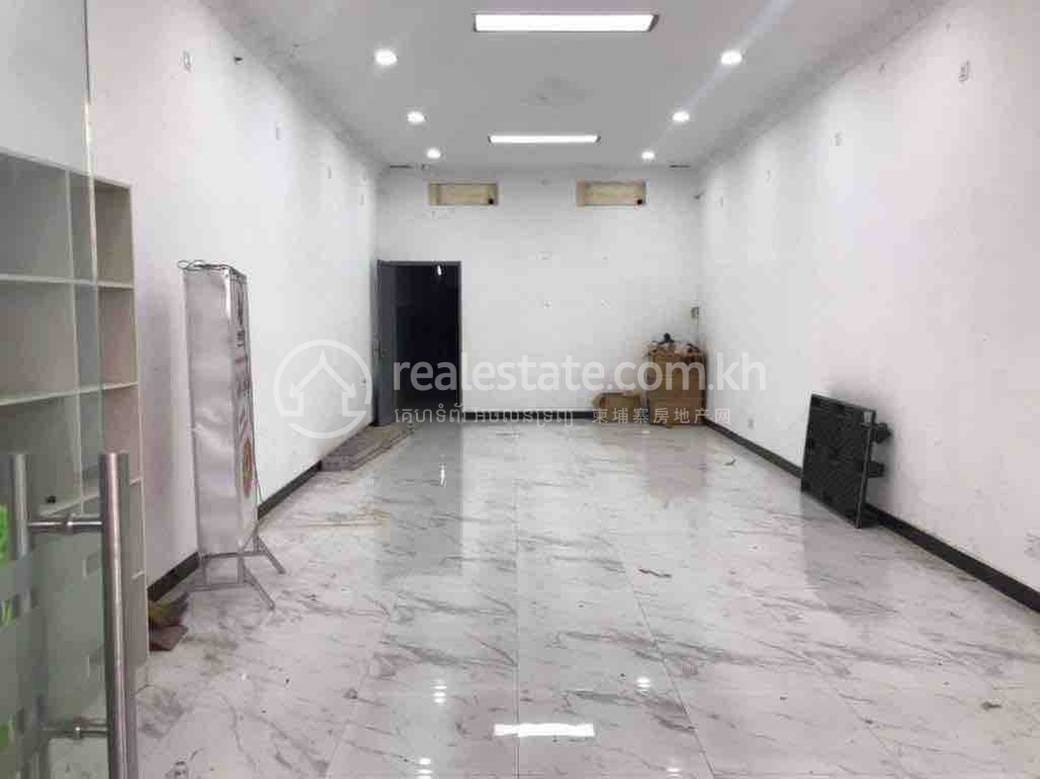 ตึกแถว สำหรับเช่า ใน Boeng Keng Kang $3,000