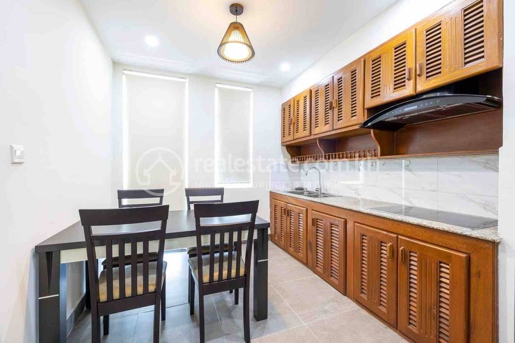 95 sqm Living Size Apartment For Rent in Chamkarmon