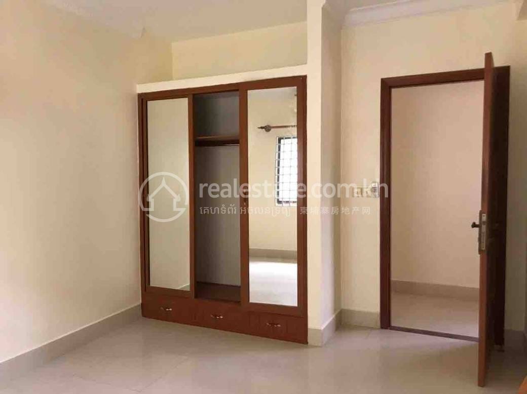 Toul Kork别墅出租，价格$2,000