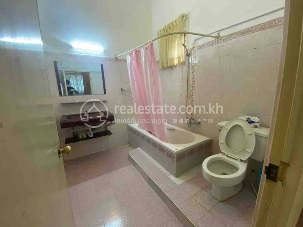 Villa For Sale & Rent à Boeng Keng Kang $7,000,000