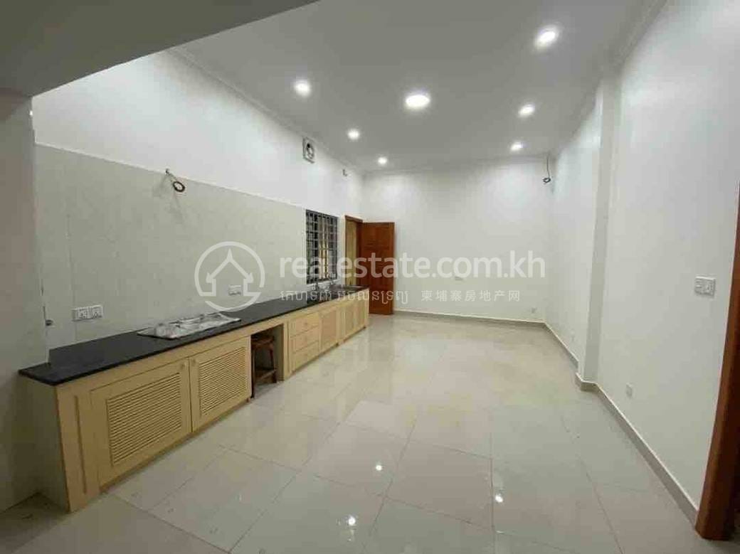 วิลล่า For Sale & Rent ใน Daun Penh $2,900,000