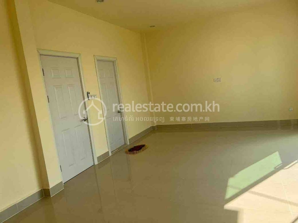 Chaom Chau Villa For Sale in Chaom Chau
