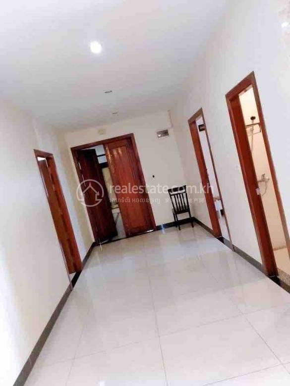 $1,200 Condo