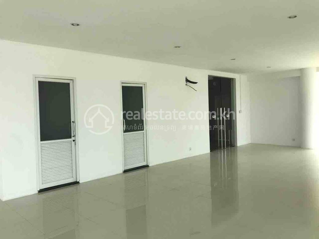 Bureaux À louer à 7 Makara $3,096