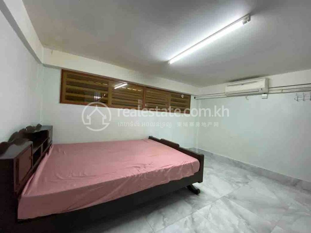 วิลล่า สำหรับเช่า 5 ห้องนอน ราคา $950