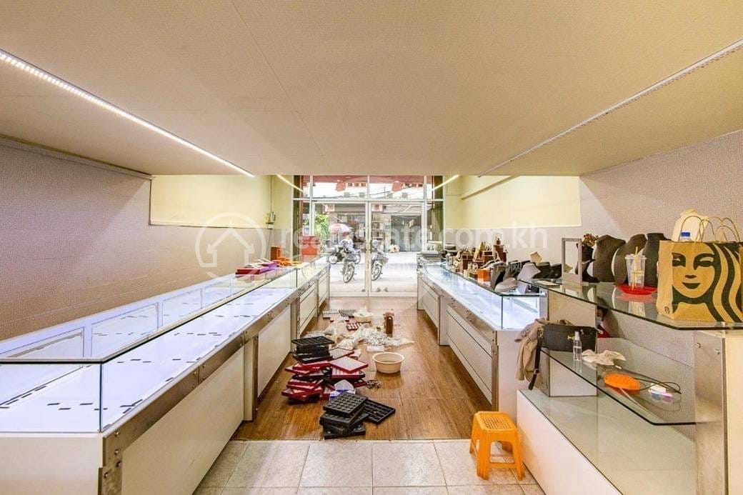 Shophouse For Sale in Daun Penh $455,000
