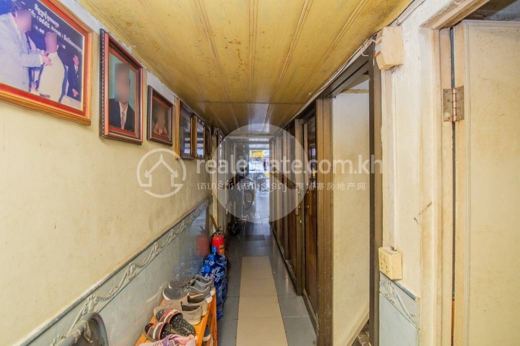 ตึกแถว สำหรับขาย ใน 7 Makara $520,000
